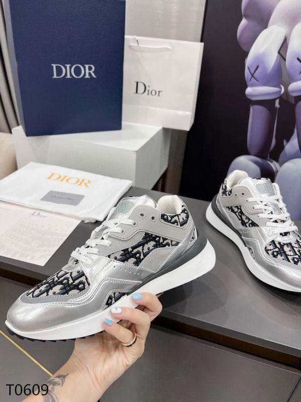 DIOR Men's Shoes 224